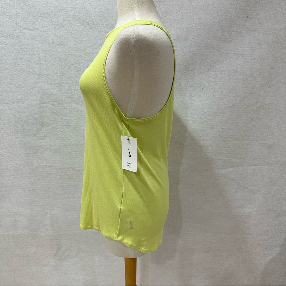 Large Nike Yoga Tank Top - Picture 5 of 11